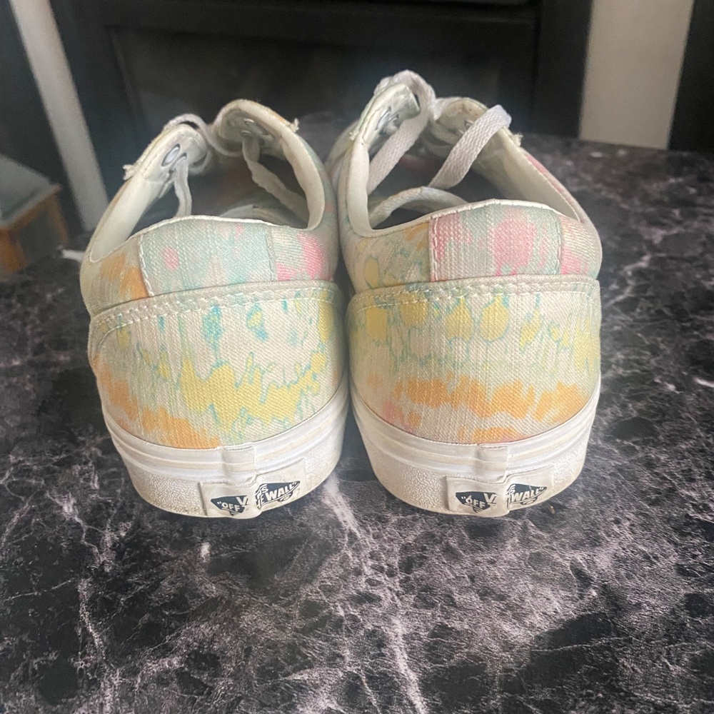 Vans - Picture 3 of 7